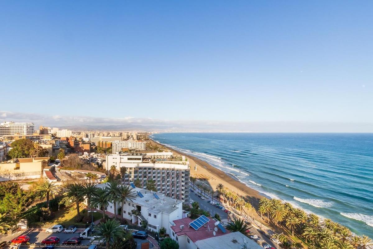 ¡Magnificas Vistas Al Mar! Piscina Y Wifi Gratis Lägenhet Torremolinos Exteriör bild
