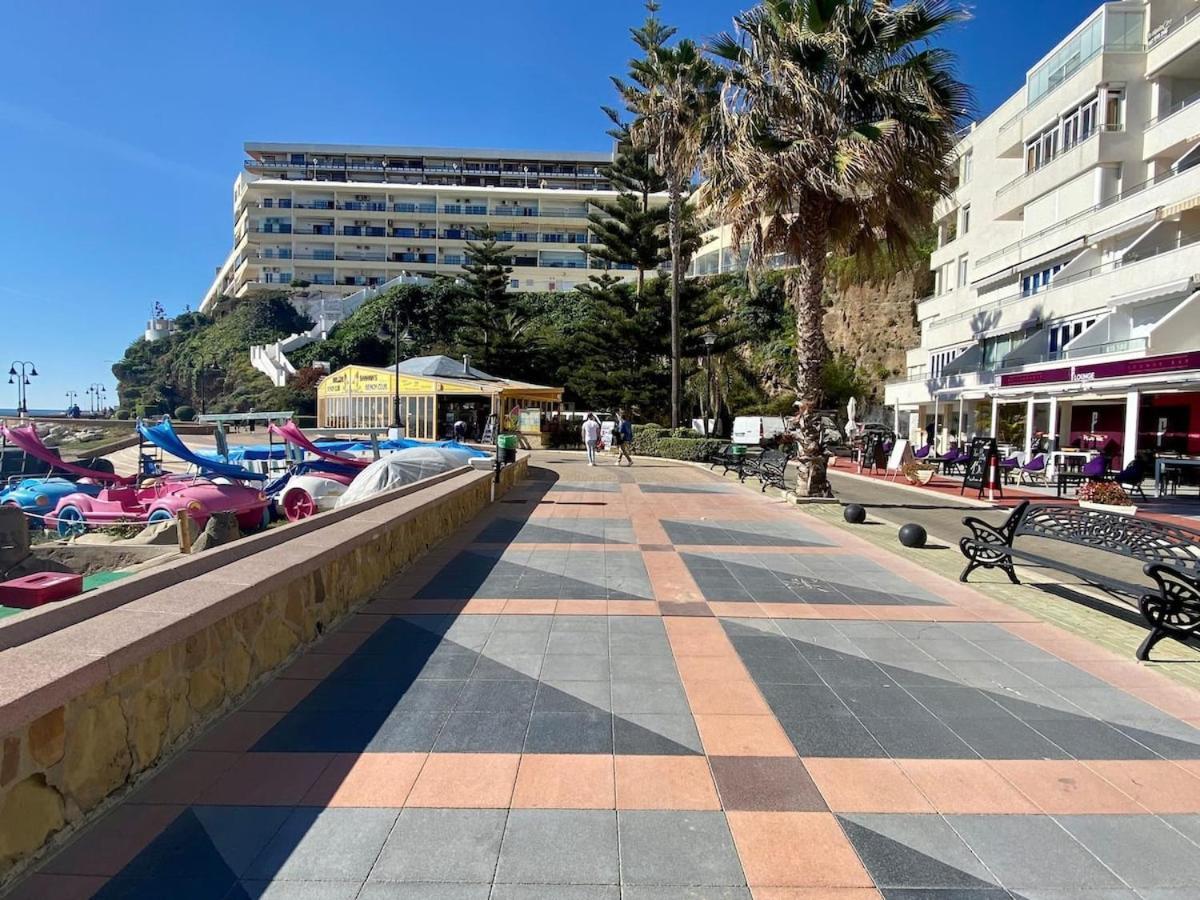 ¡Magnificas Vistas Al Mar! Piscina Y Wifi Gratis Lägenhet Torremolinos Exteriör bild